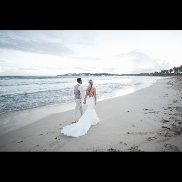 Wedding dress - Picture 5 of 8